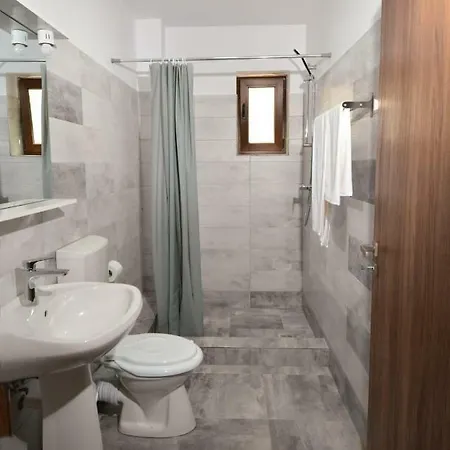 La Matache 招待所 艾福雷诺德